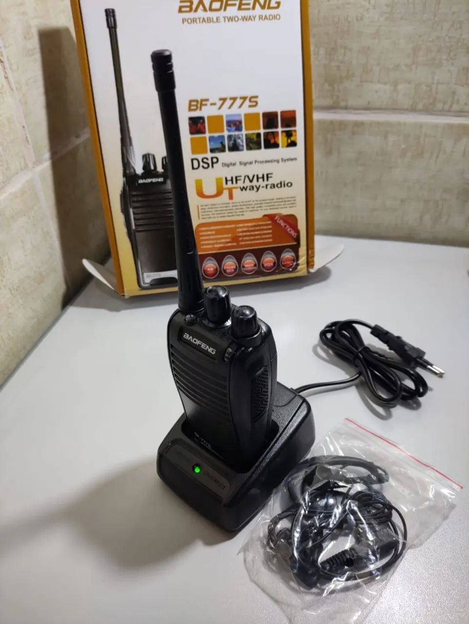 Vendo Rádio Baofeng UHF/VHF profissional, modelo BF-7775 - Foto 2