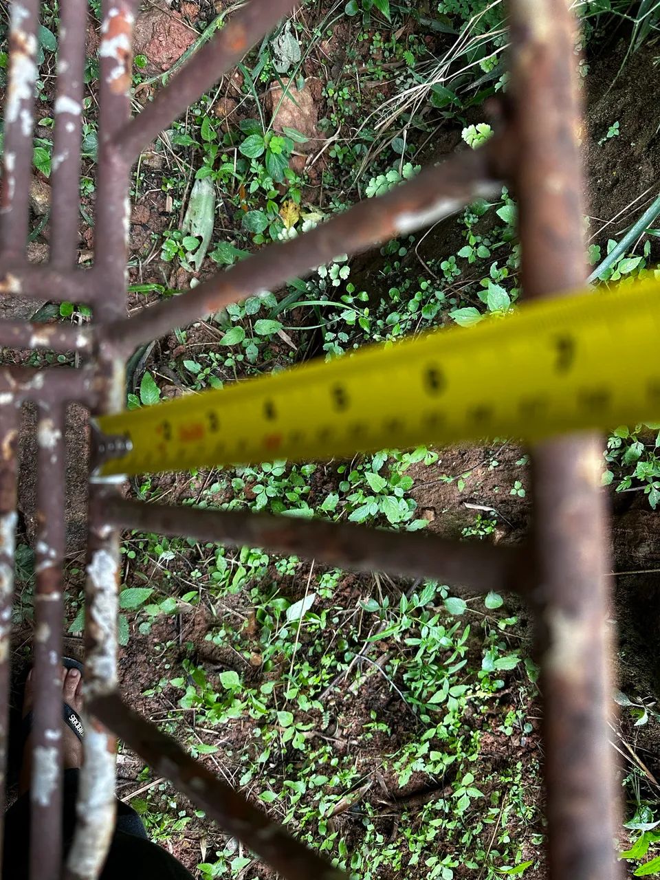 Cesta de lixo antiga de ferro maciço  - Foto 5