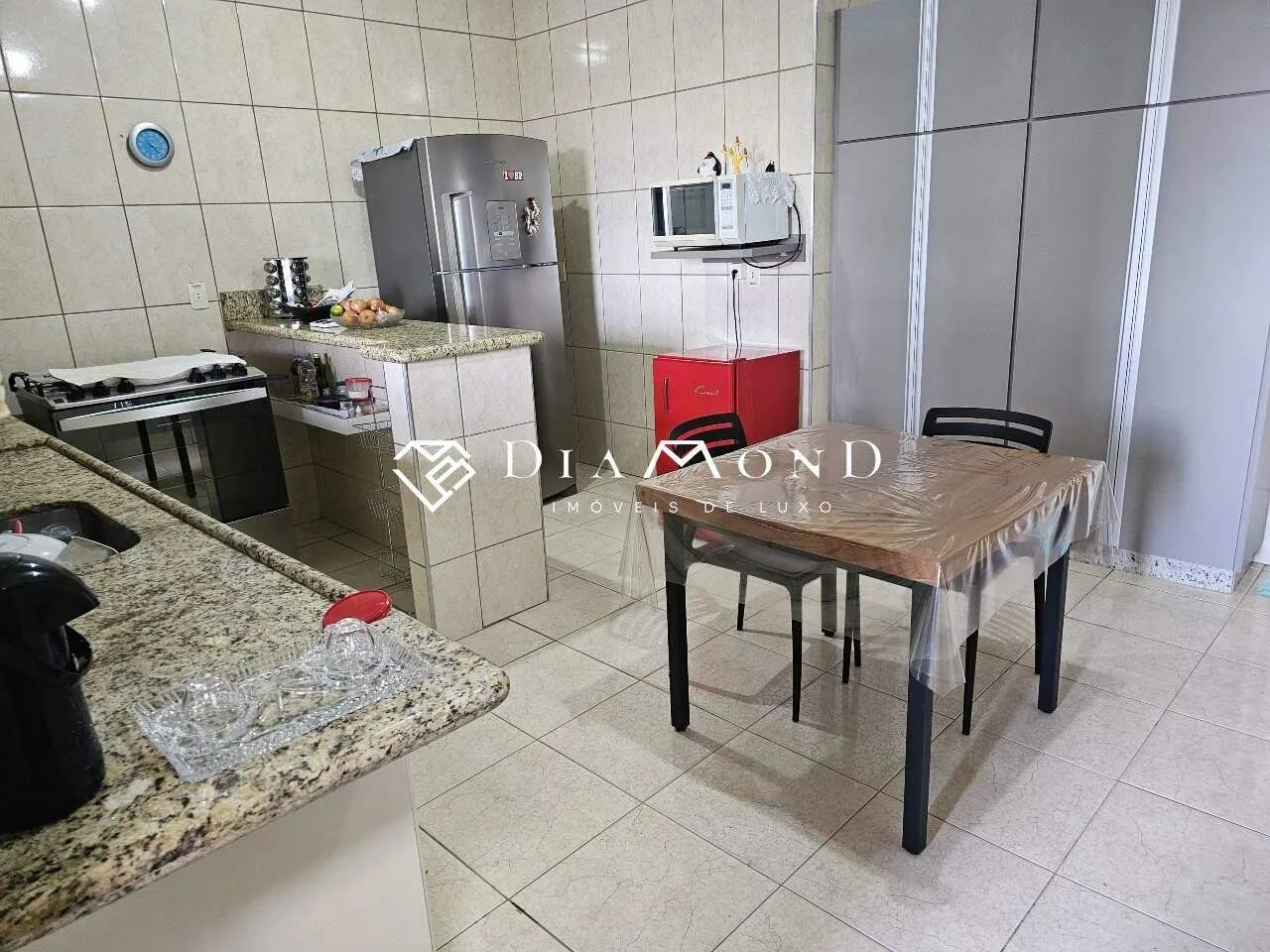 OPORTUNIDADE IMPERDÍVEL! IMÓVEL COMPLETO COM APARTAMENTO, CASA E PONTO COMERCIAL! - Foto 2