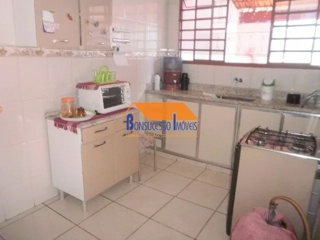 Casa de 3 quartos no bairro Heliópolis - Foto 4