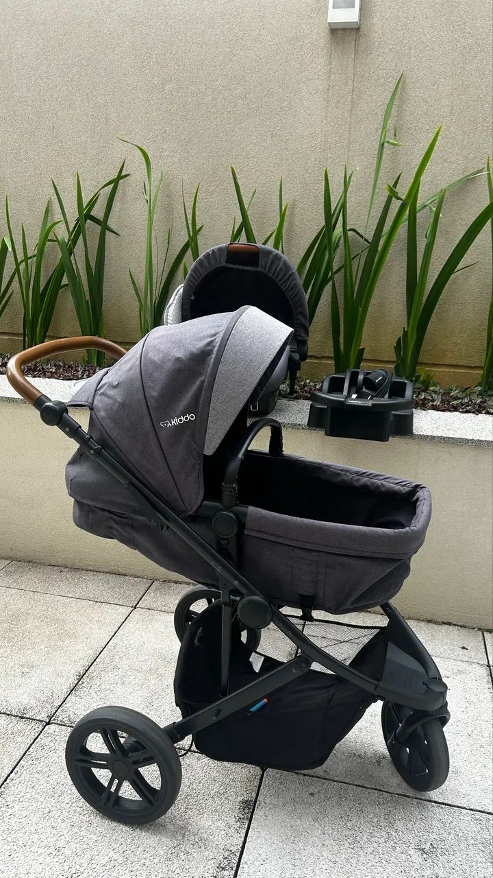 Carrinho de bebê + bebê conforto kiddo 