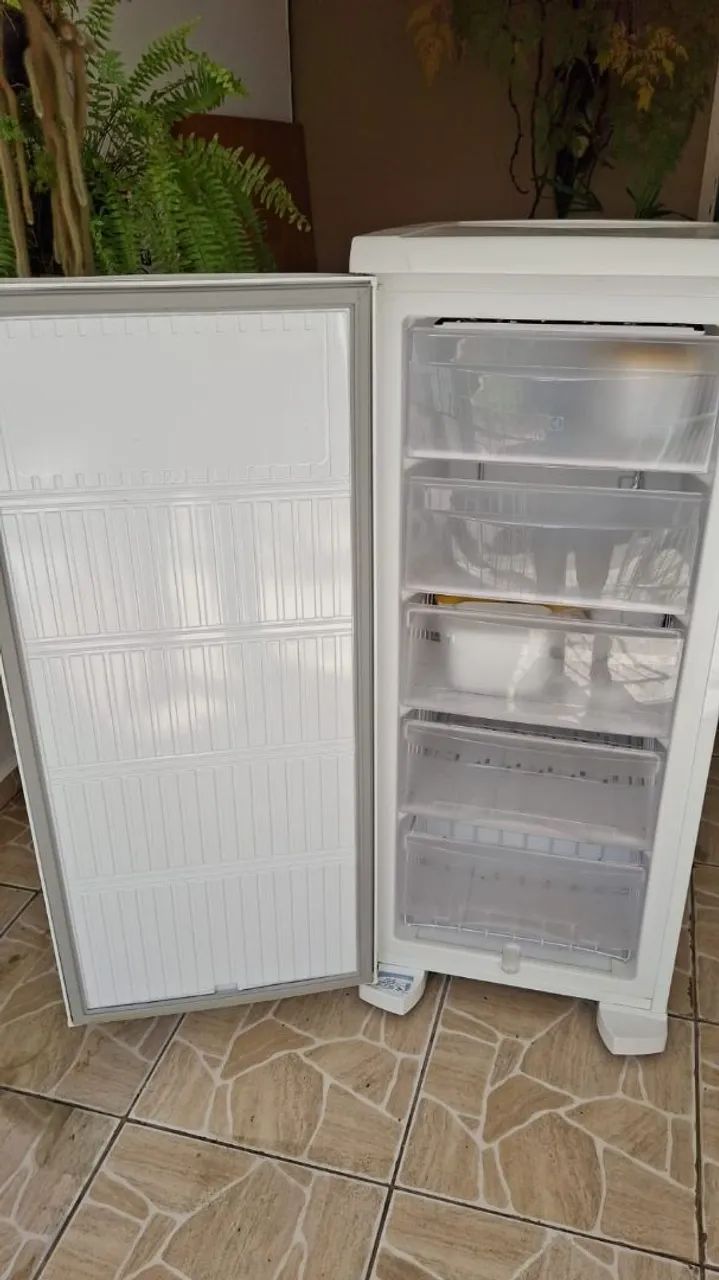 Freezer electrolux 180 litros - Foto 4