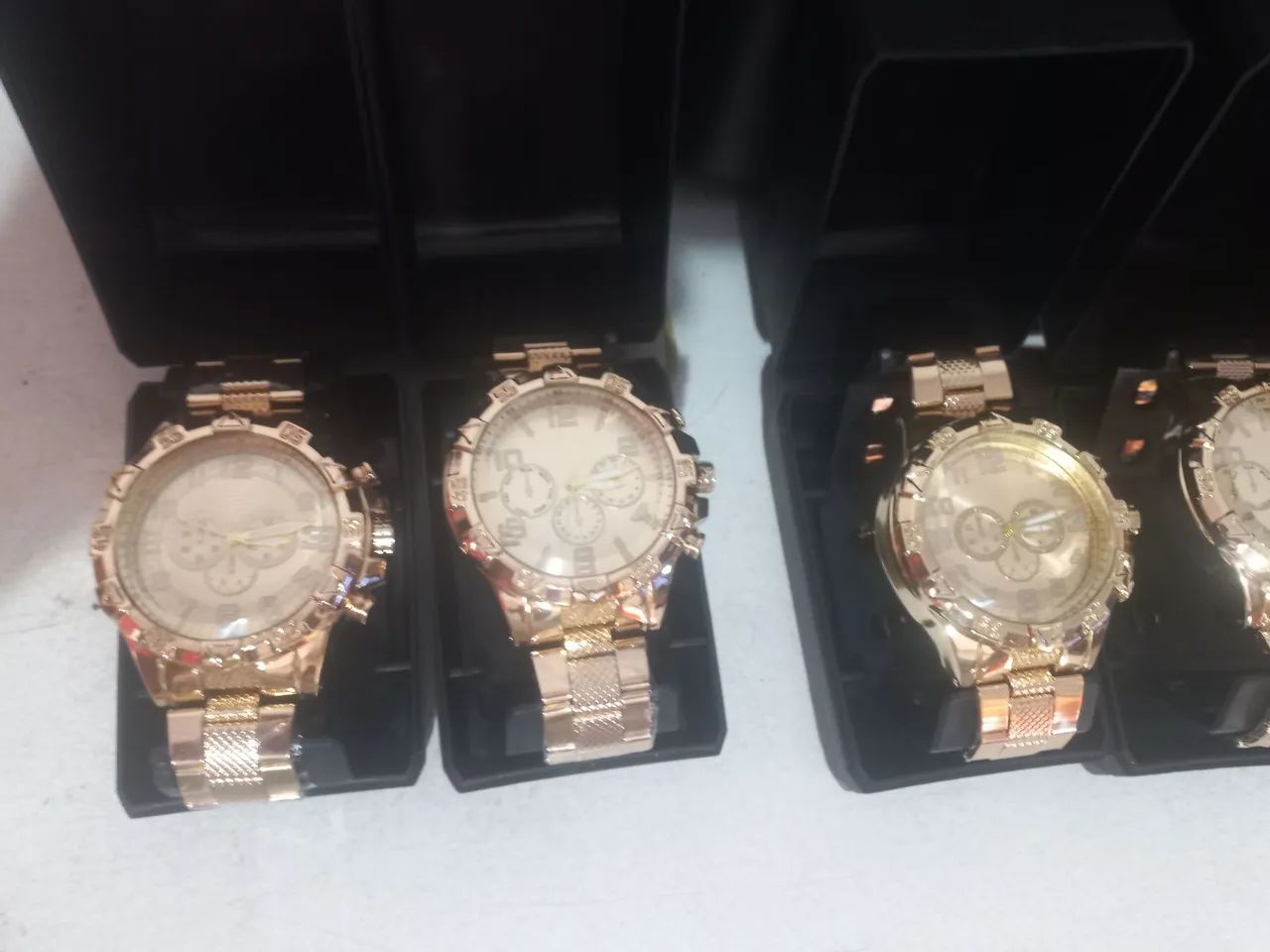 Relógios quartz cromado dourado com caixa "novo" - Foto 4
