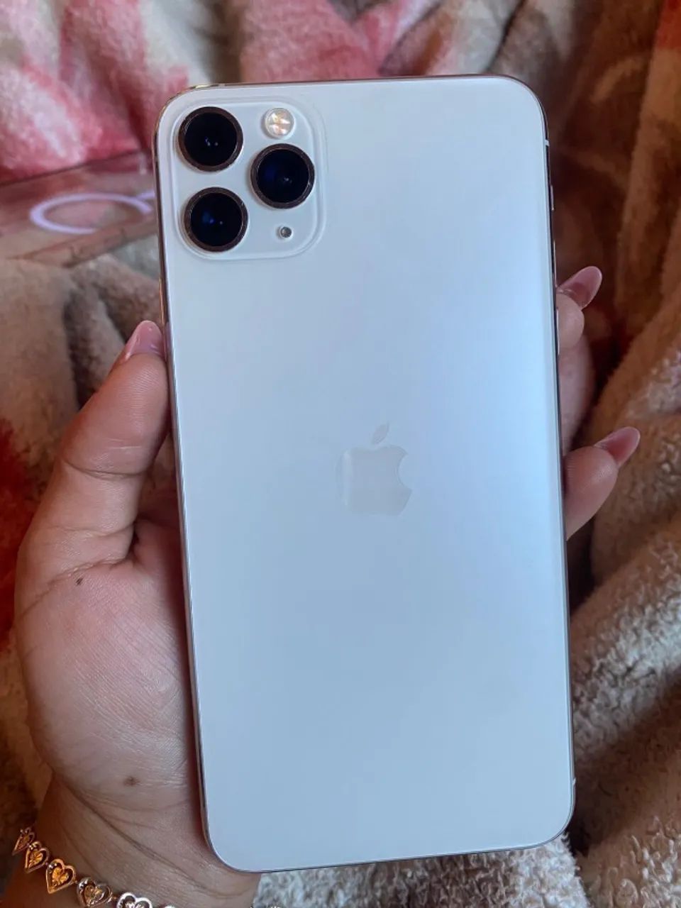 Vende-se celular IPhone 11 Pro Max , comprei menos de 1 mês  - Foto 3