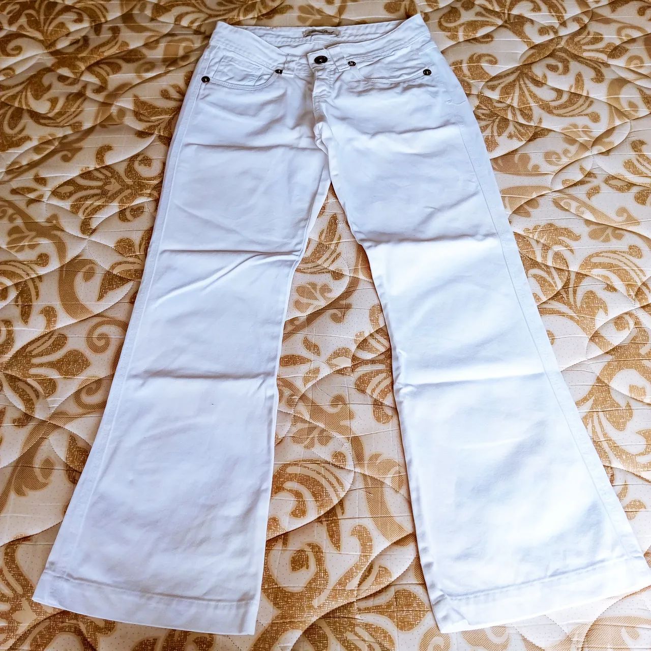 Calça branca feminina