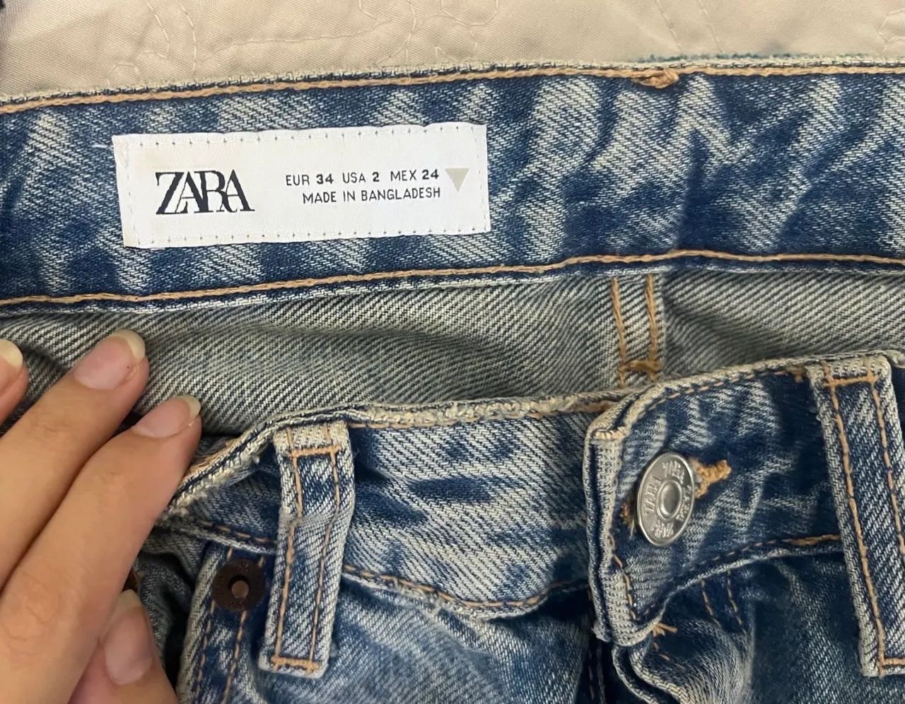 Calça jeans Zara tamanho 34 - Foto 3