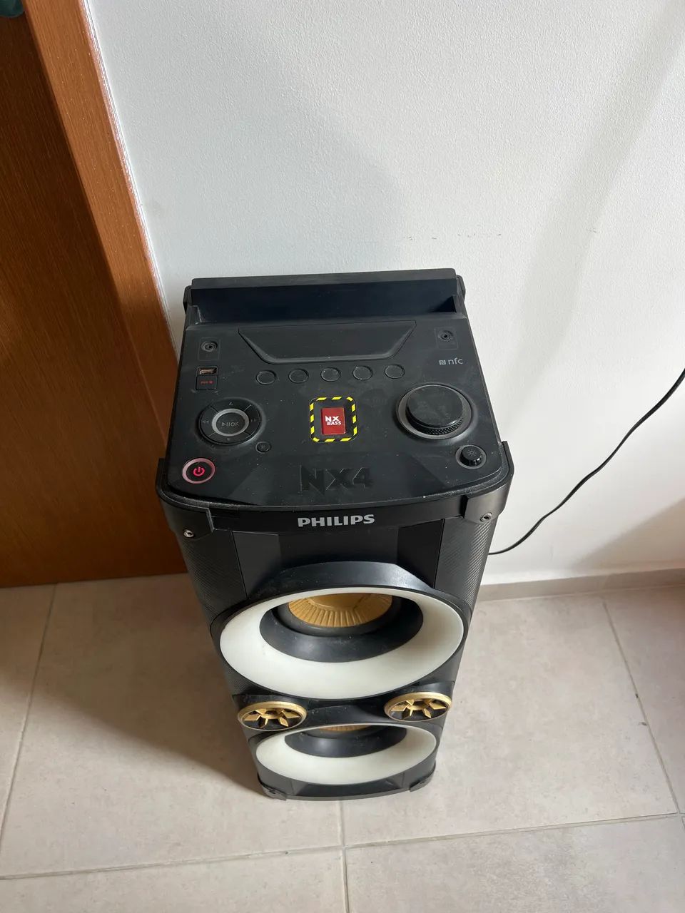 Som Philips NX4 