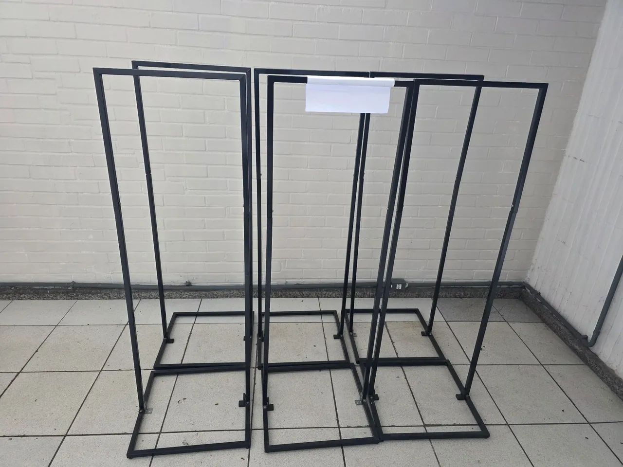 Arara de chão/expositora