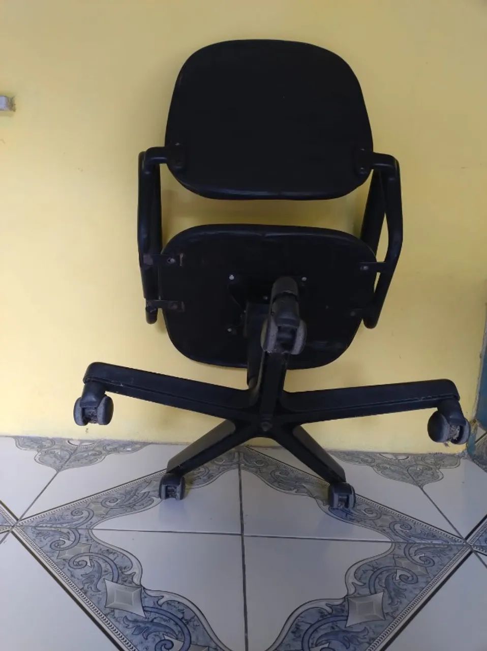 Black Swivel Office Chair with Height Adjustment and Backrest65082344152579124