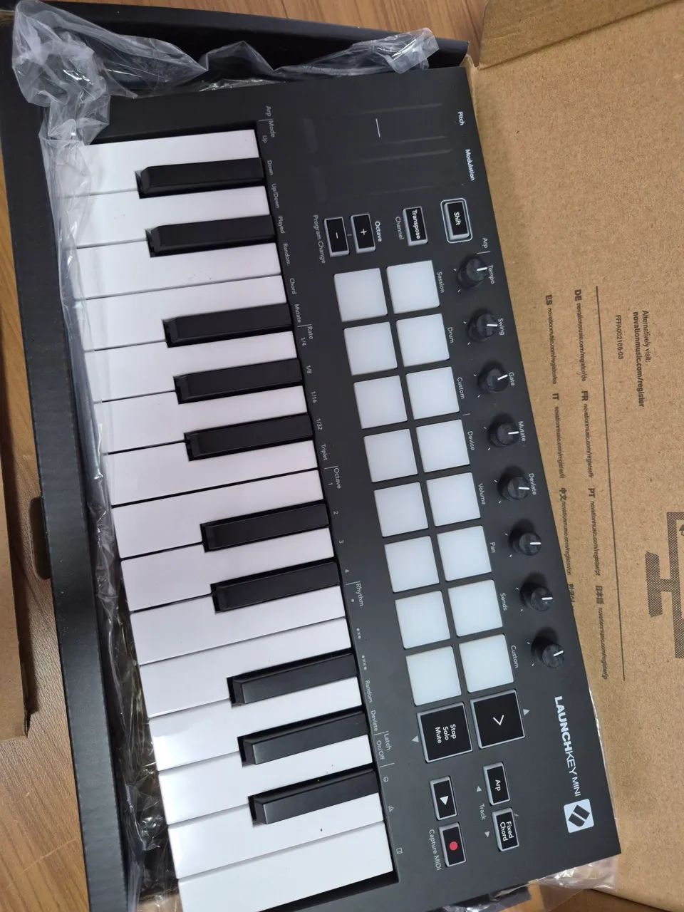 Novation Launchkey Mini MK3 - Novo (Apenas Testado, Sem Uso) na