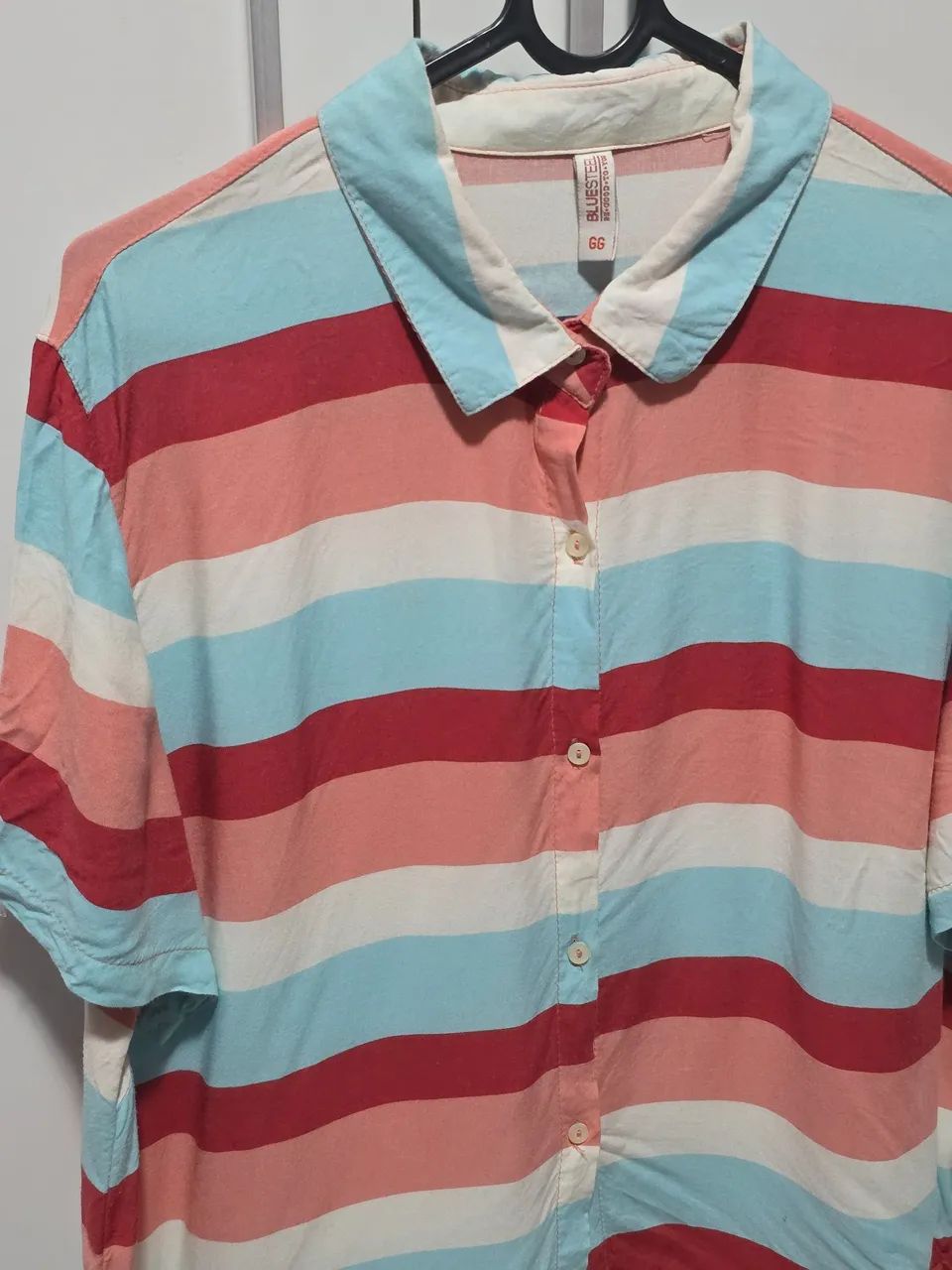 Camiseta com botões Listrada - Foto 2