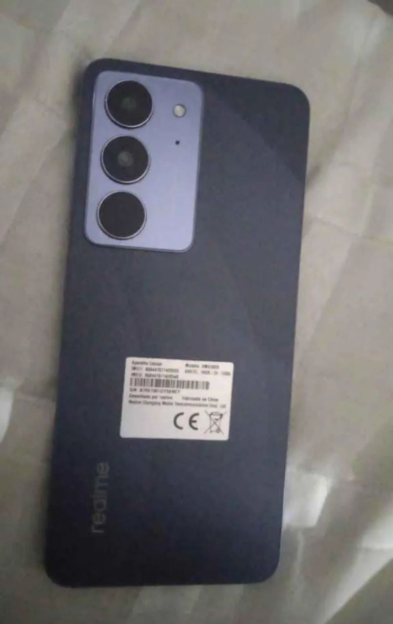 Vendo realme 75x aprova da água 