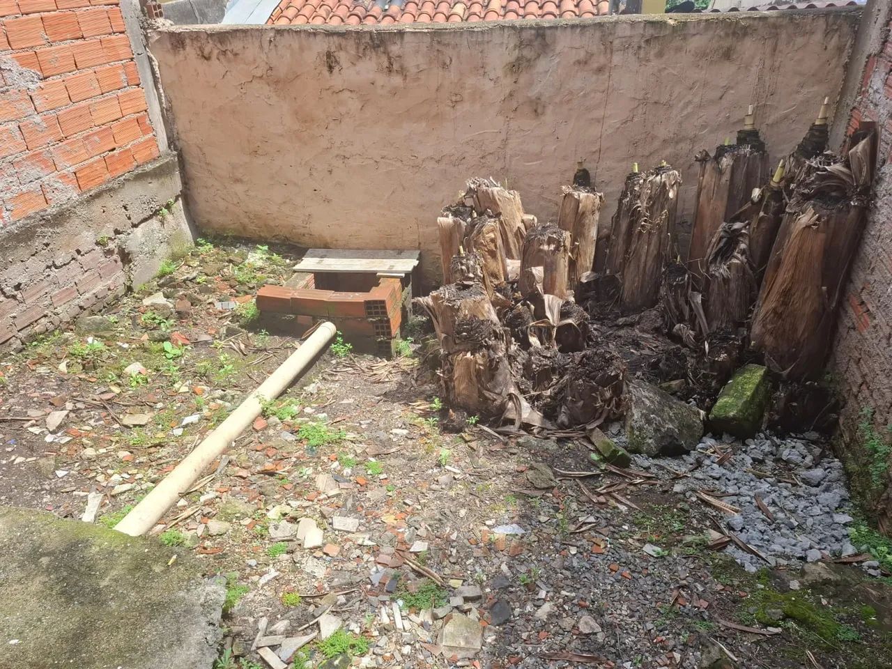 CASA COM LOCALIZAÇÃO EXCELENTE PARA COMÉRCIO-ANALISA PERMUTA!!! - Foto 5