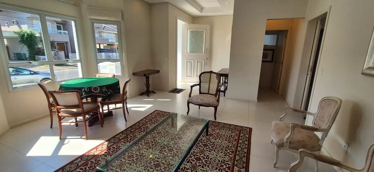 Casa com Piscina e Suíte com closet a Venda no melhor lugar da Cachoeira do Bom Jesus REF: