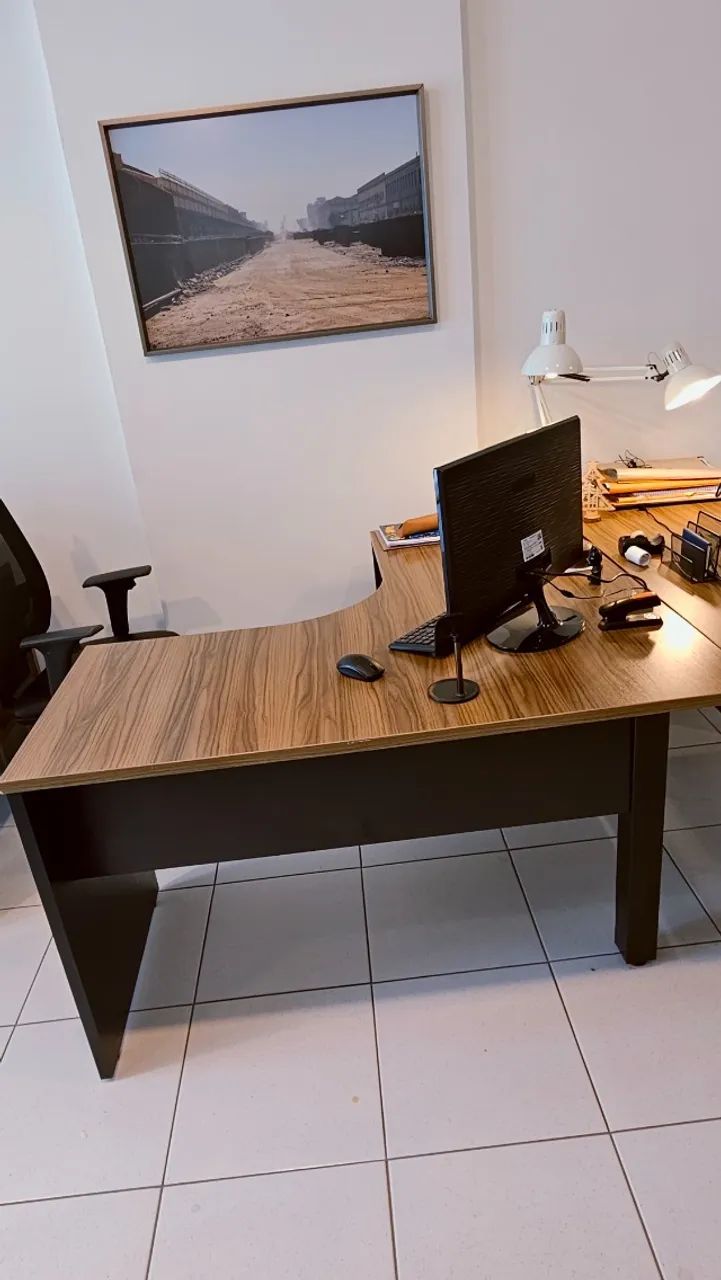 2 Mesas de escritório 