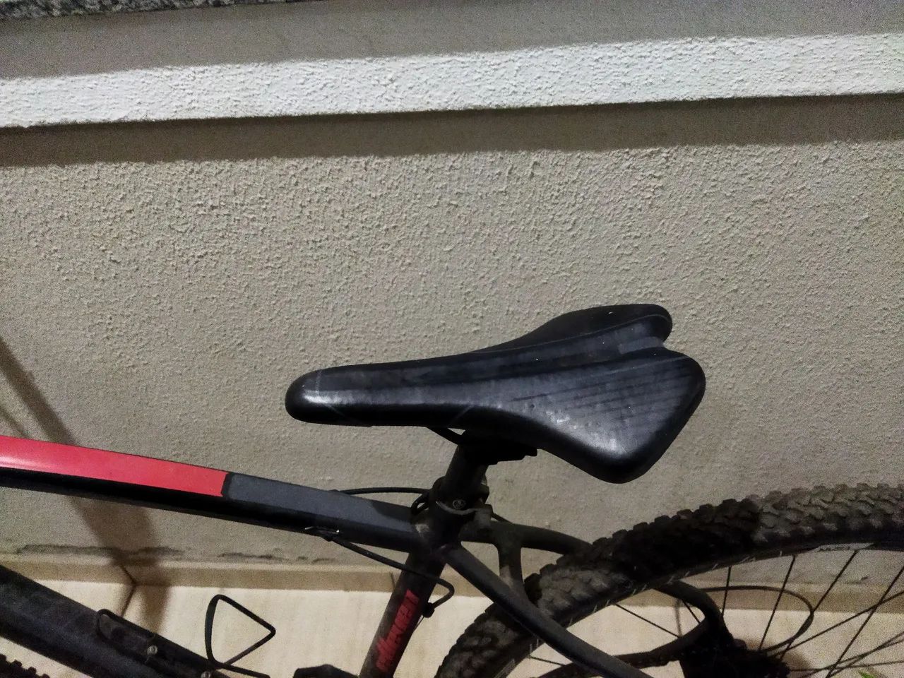 Bicicleta aro 29 em bom estado - Foto 2