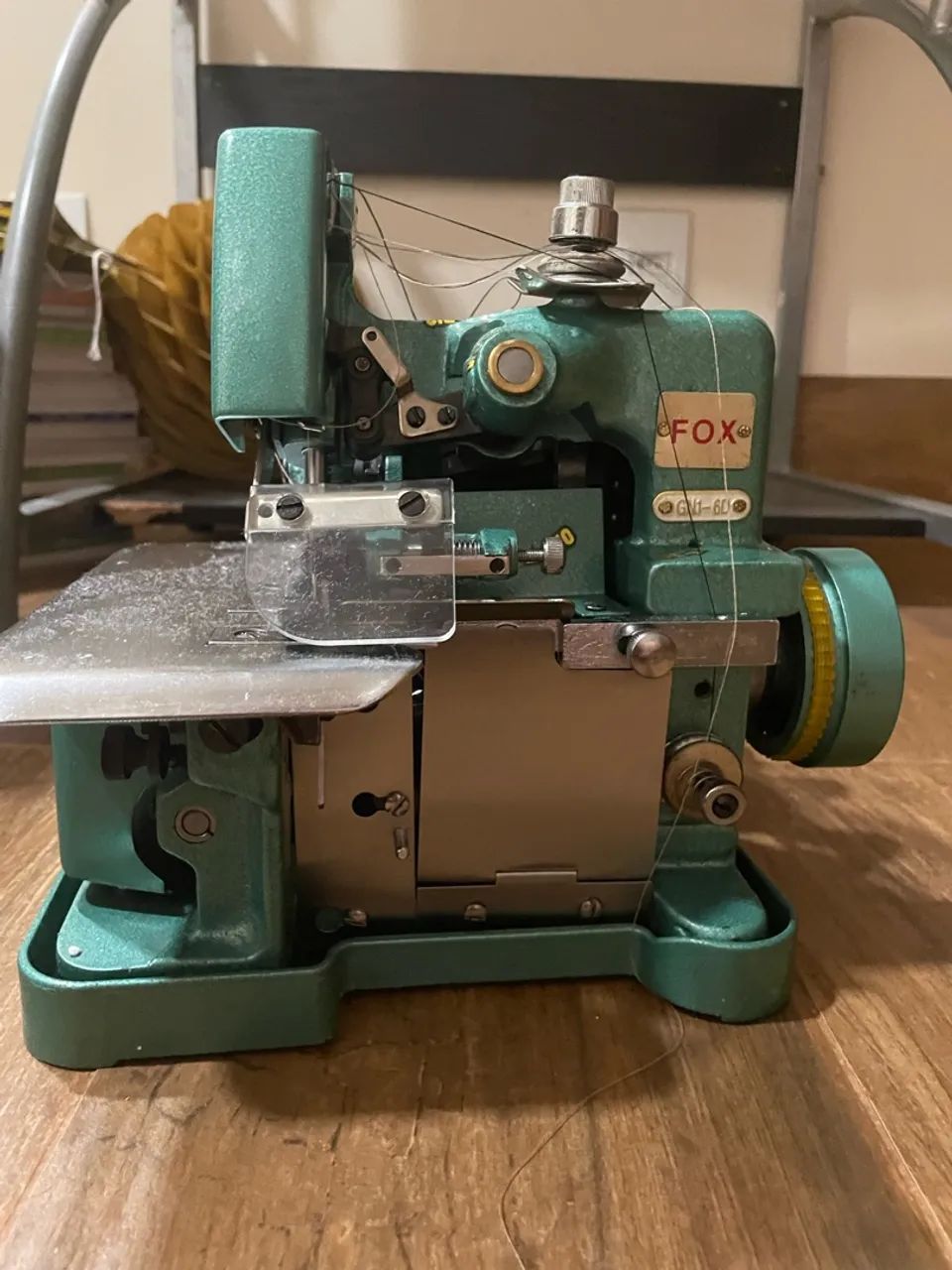 Overlock semi industrial  - Foto 3