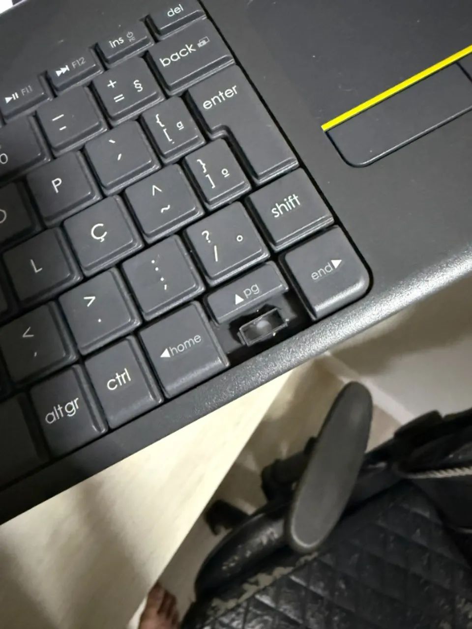 Teclado Sem Fio Logitech K400 Plus Touchpad ABNT2 Sem Receptor - Foto 3