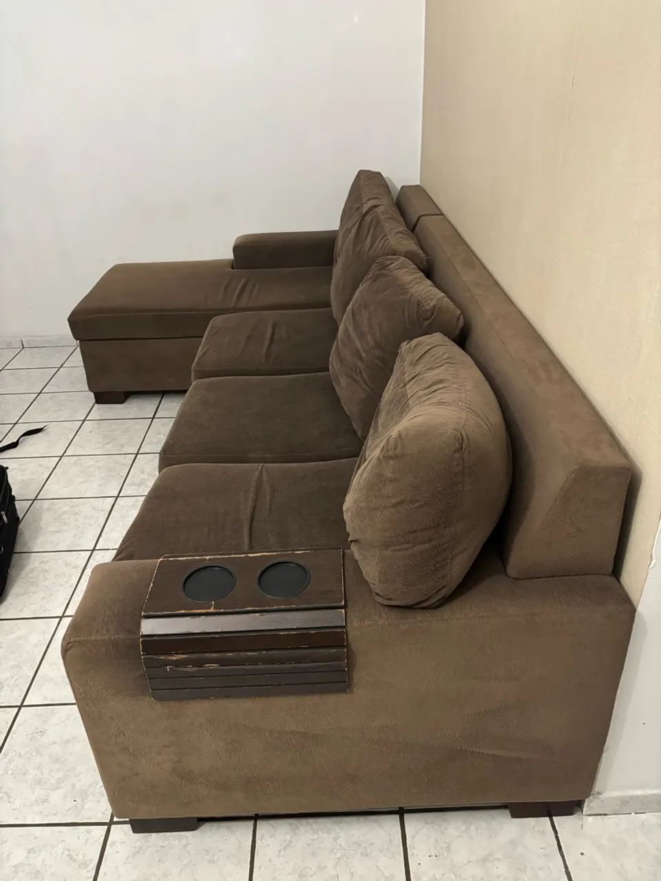 Sofá 4 lugares marrom