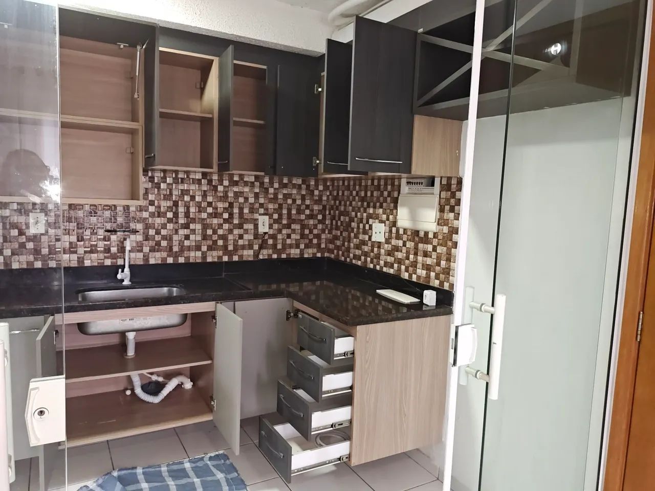 Apto. Com 3 dormitórios próximo da barreira da 174 - Foto 2
