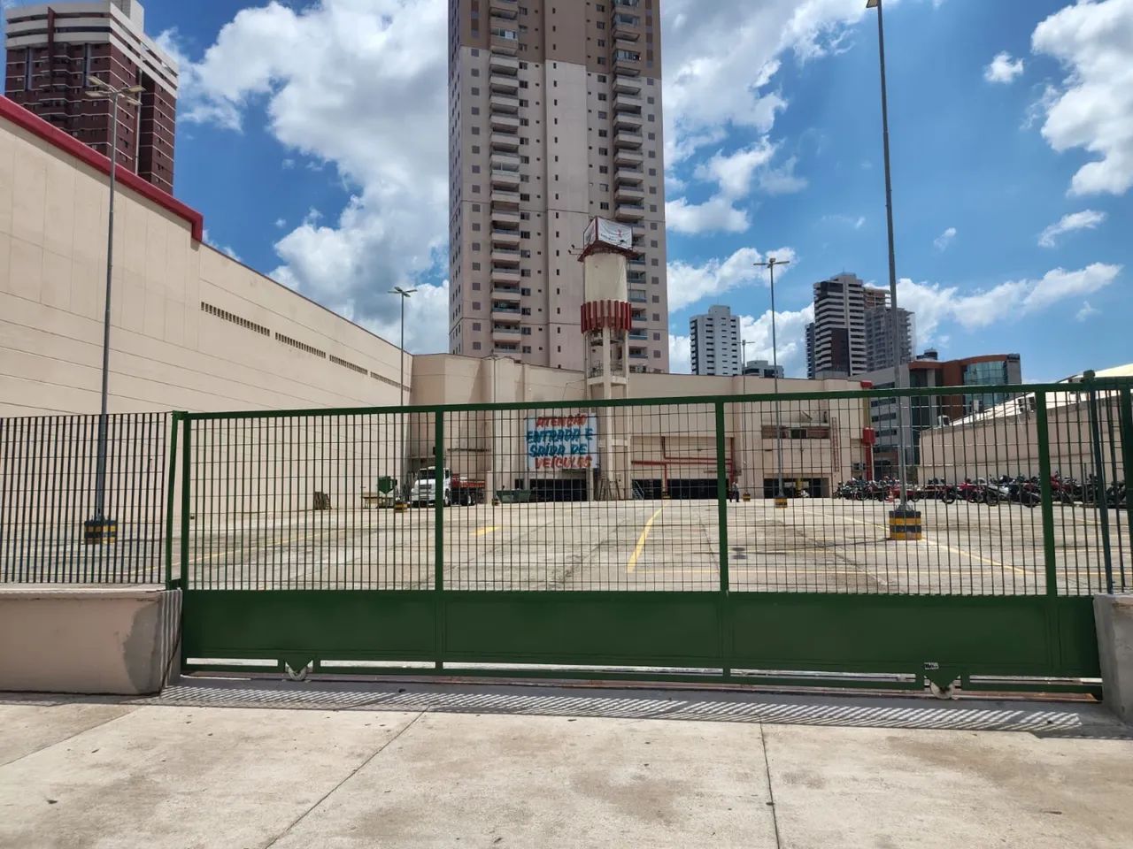 PREDIO COMERCIAL COM AREA DE 224 m2 . Largura media 4,96 m e 45 m de comprimento - Foto 2