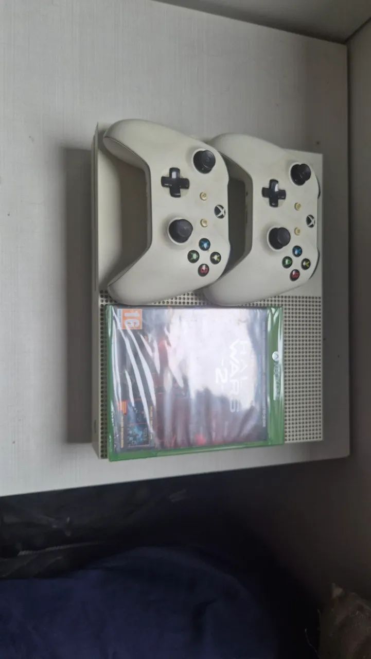 Xbox ONE S 1Tb  - Foto 5