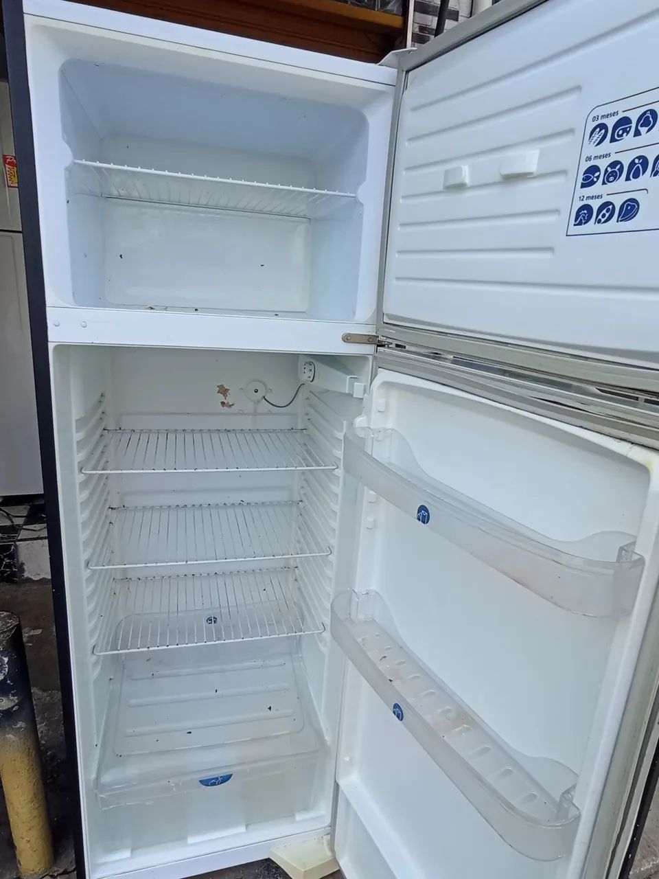 Geladeira Duplex Dako Preta - Foto 2