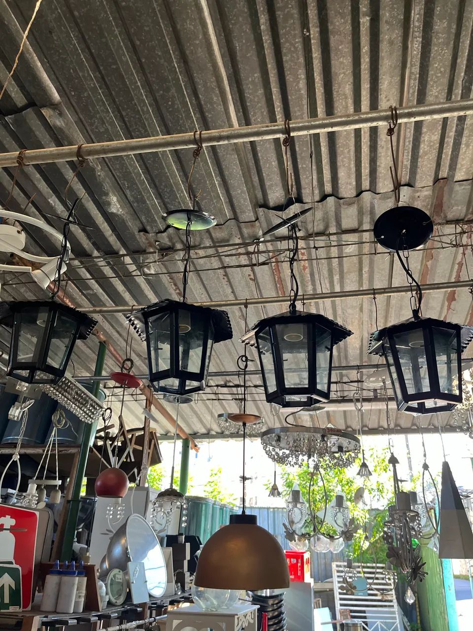 Arandela Colonial de Ferro para Teto com Vidro