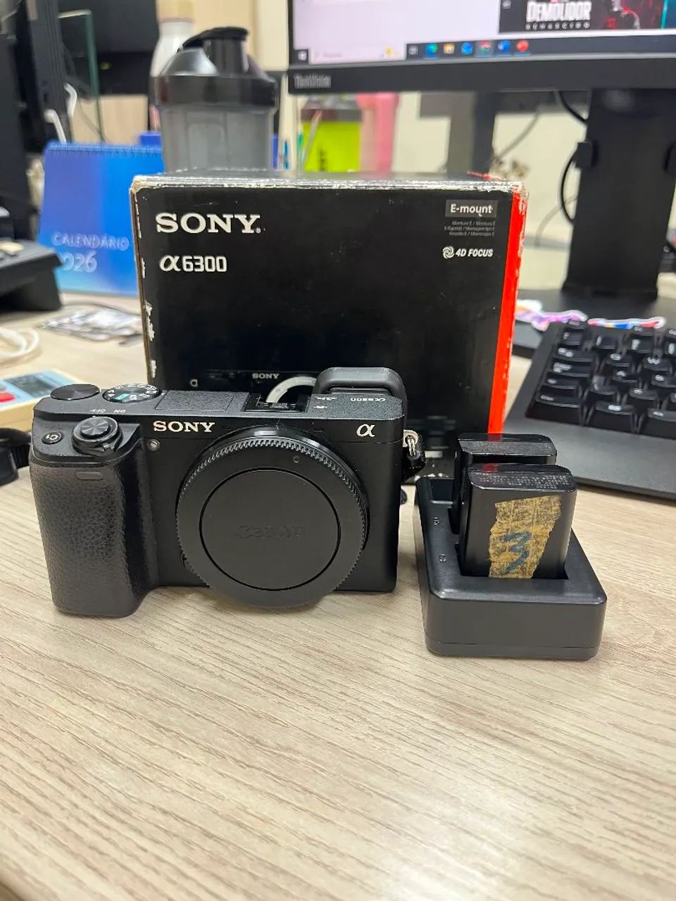 Sony A6300 com 2 baterias e caixa 