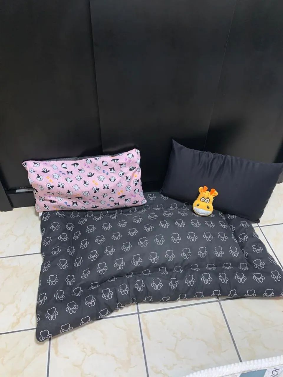 Cama Pet Grande + 2 Travesseiros + Brinquedo com Som - Foto 2