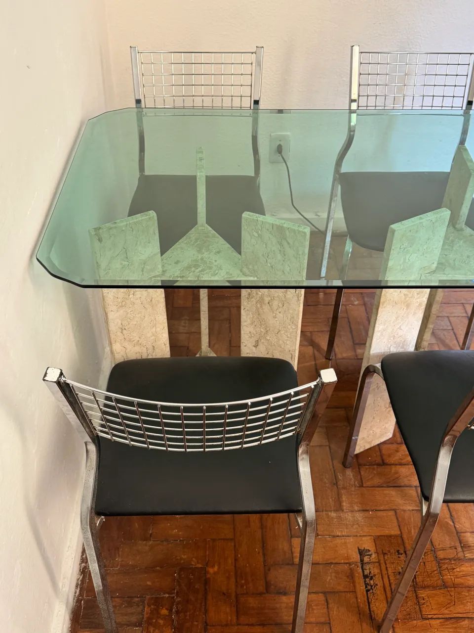 Vendo Mesa de Vidro com 4 cadeiras (Aceito Negociar) - Foto 2