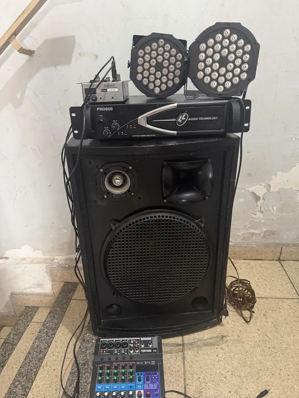 Equipamento de som profissional 