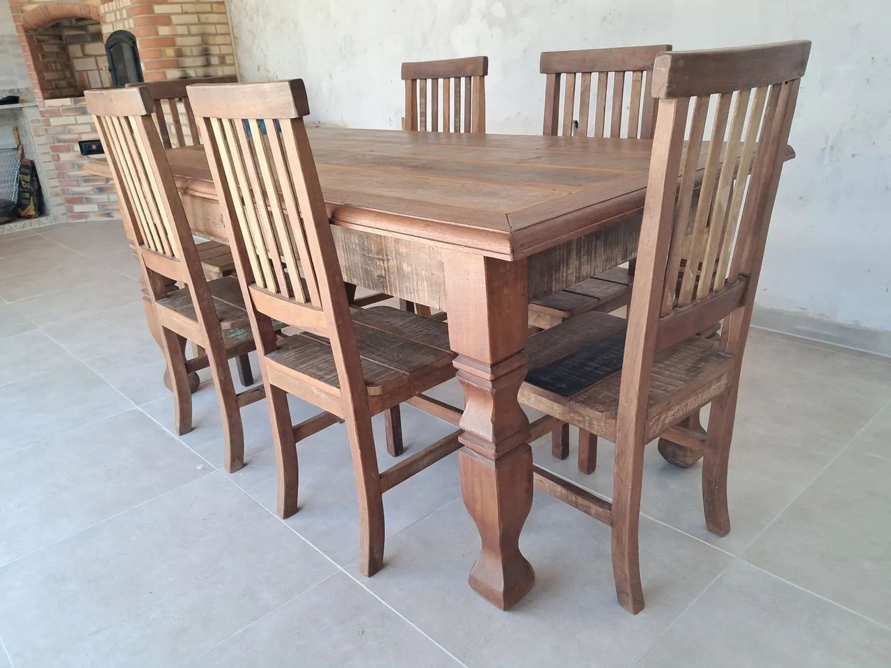 Mesa com 1 gaveta e 6 cadeiras de madeira demolição  - Foto 4