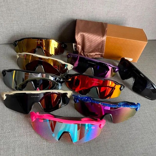 Óculos Oakley M221