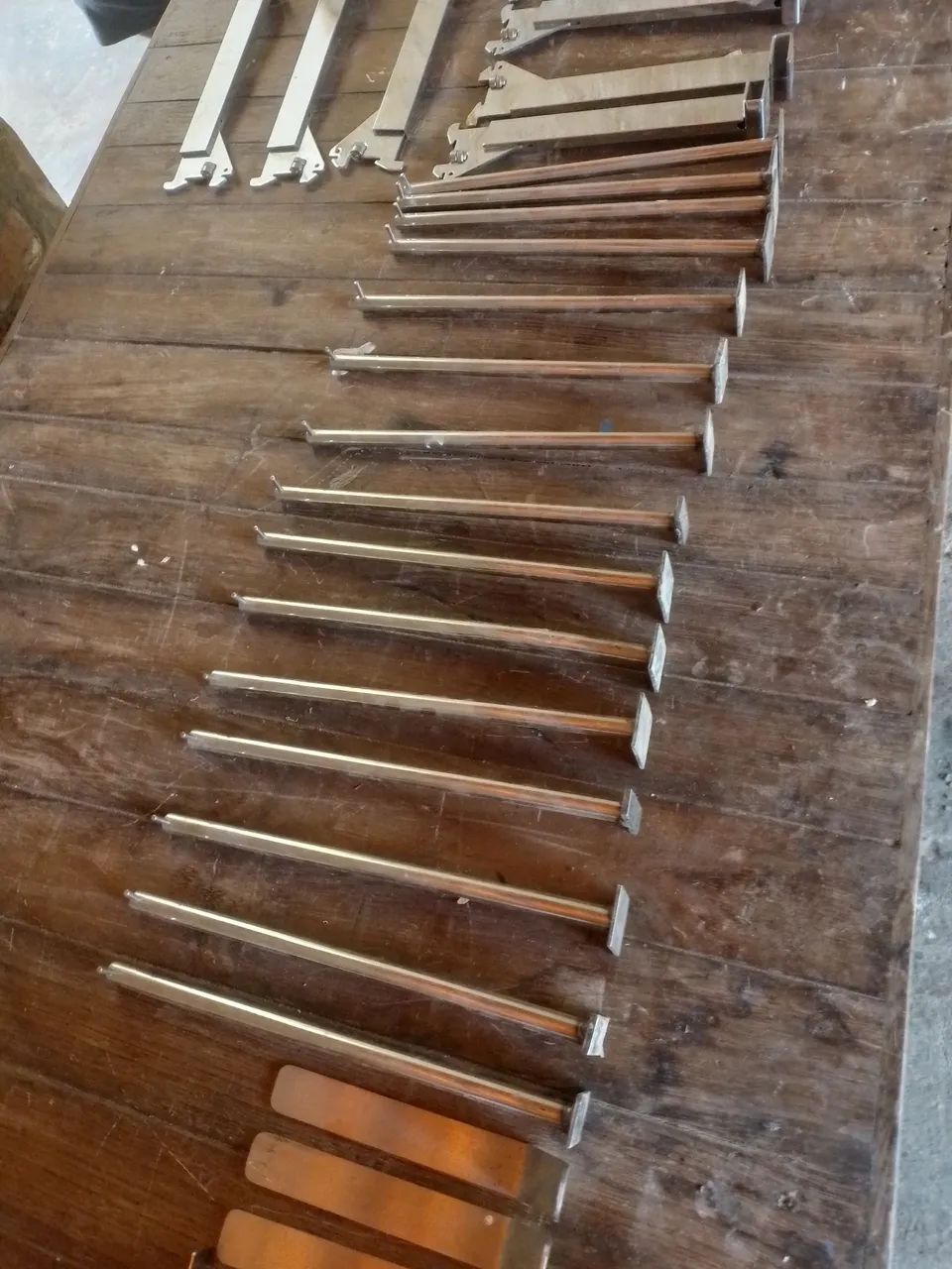 Cabides e suporte para loja de roupas - Foto 5
