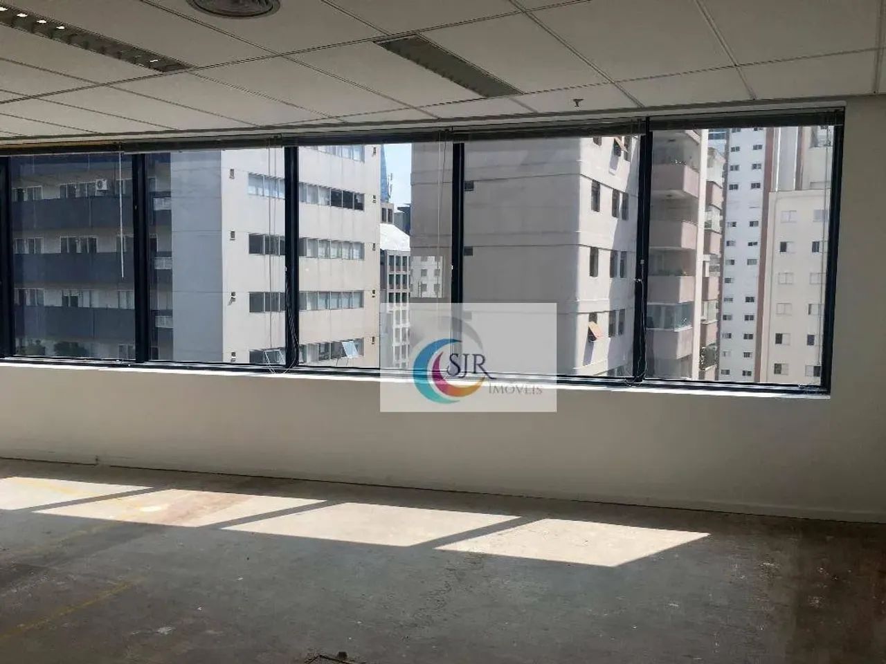 Andar com 282,00m² área útil com forro, iluminação, ar condicionado central, piso com elet - Foto 6