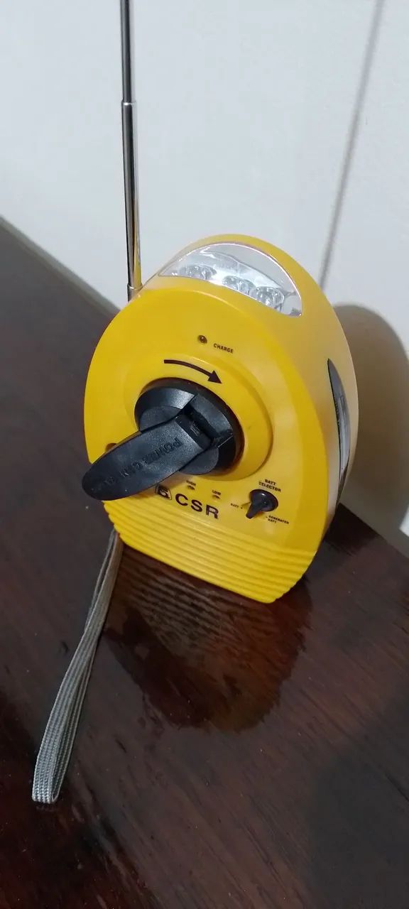 Radio  fm am  e lanterna  de led 