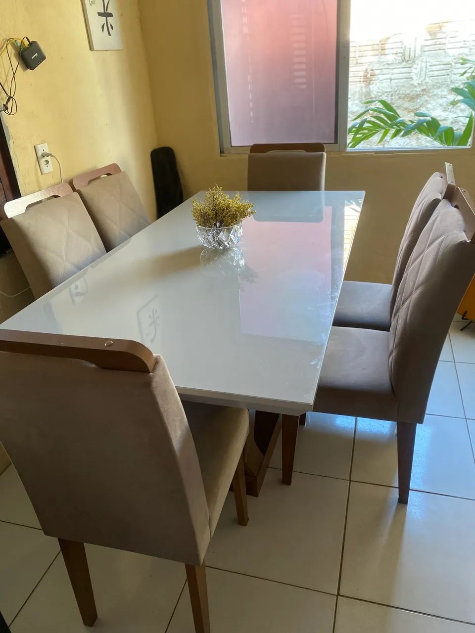 Mesa com 6 cadeiras e tampo de vidro - Foto 2