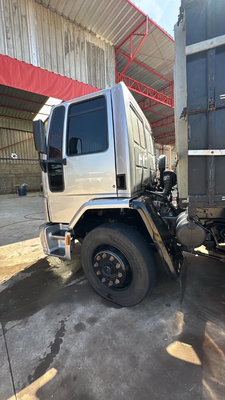 Cargo 2428 - Foto 2