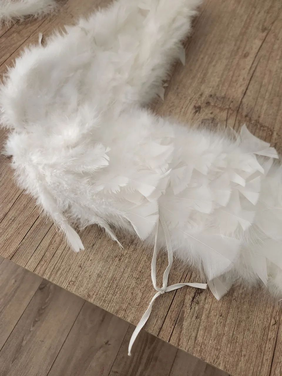 Asa de anjo branca com aureola - Foto 2