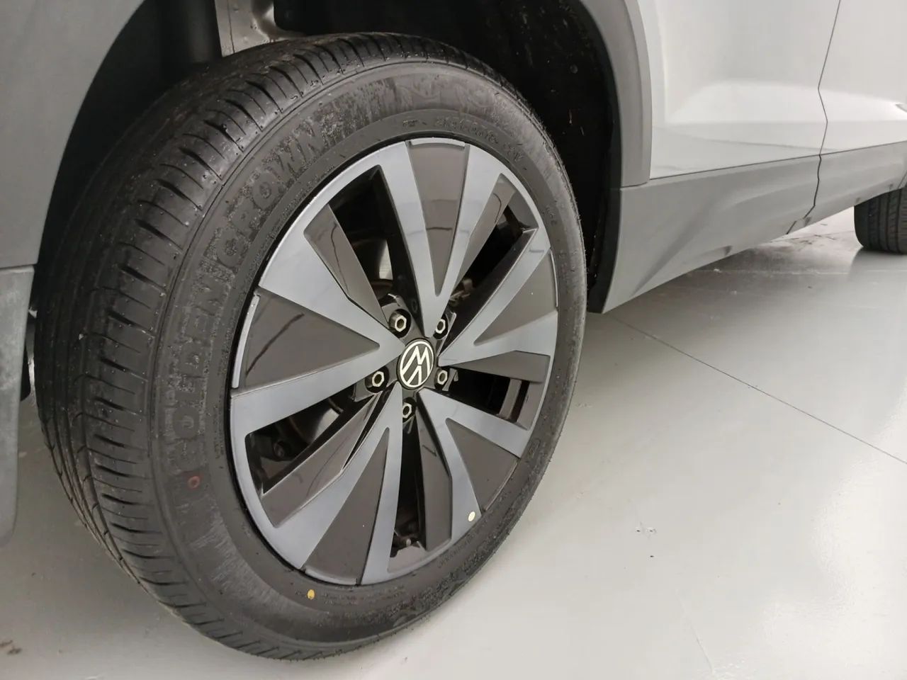 Volkswagen Taos Comfortline 1.4 250 TSI Flex Aut., foto 13 de 18