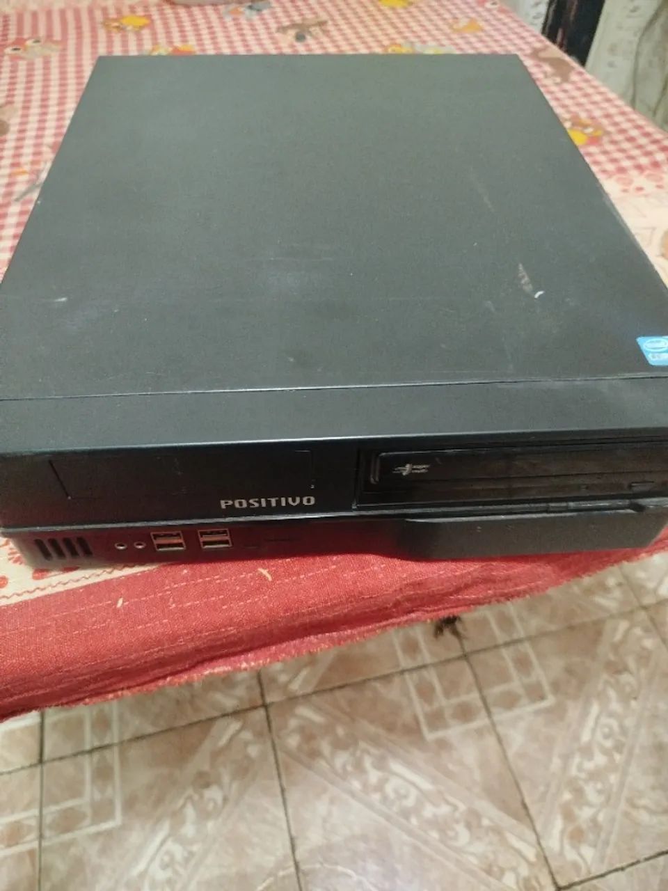 Gabinete com Windows 10 e SSD