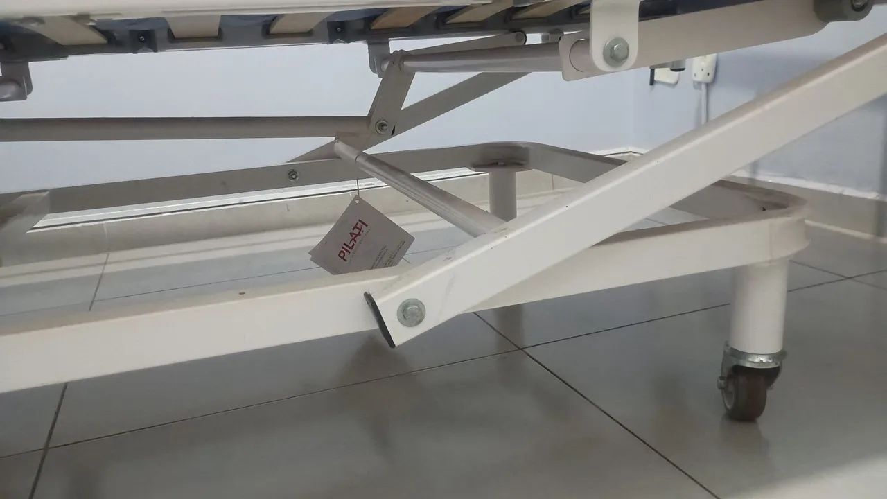 Cama hospitalar com 3 alavancas  - Foto 4