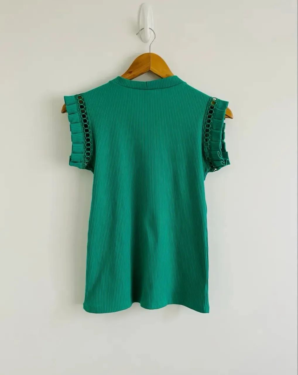 Blusa feminina M verde sem mangas  - Foto 5