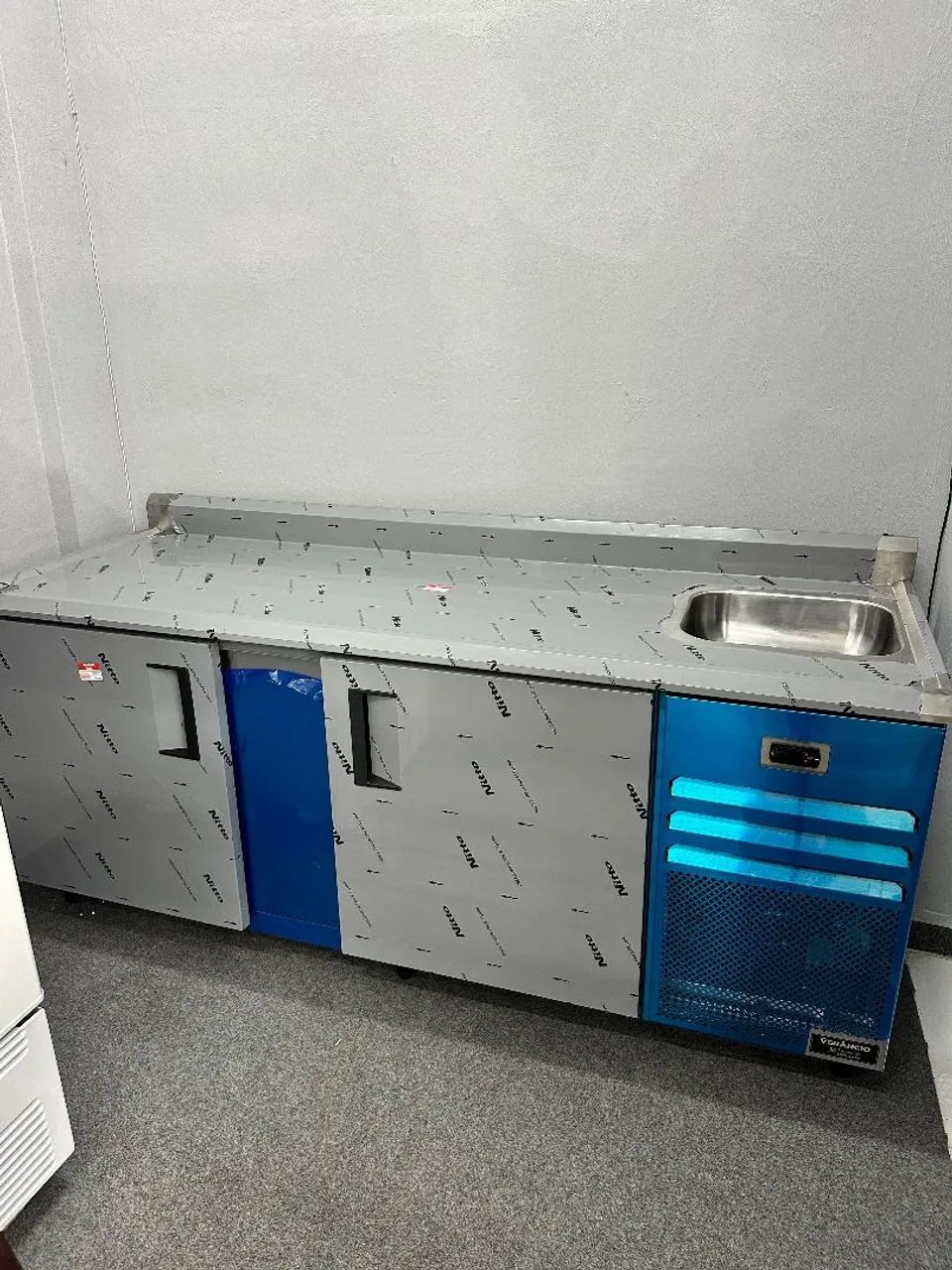 Balcão encosto refrigerado 2M Venâncio 