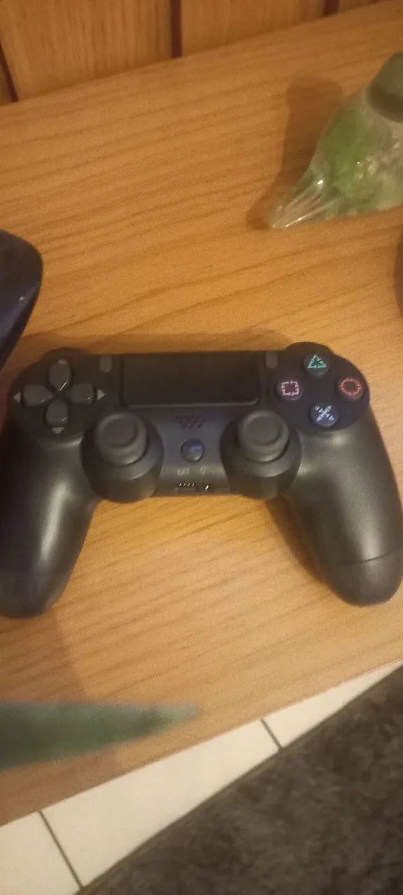 Ps4 pro VENDAS E TROCAS - Foto 2