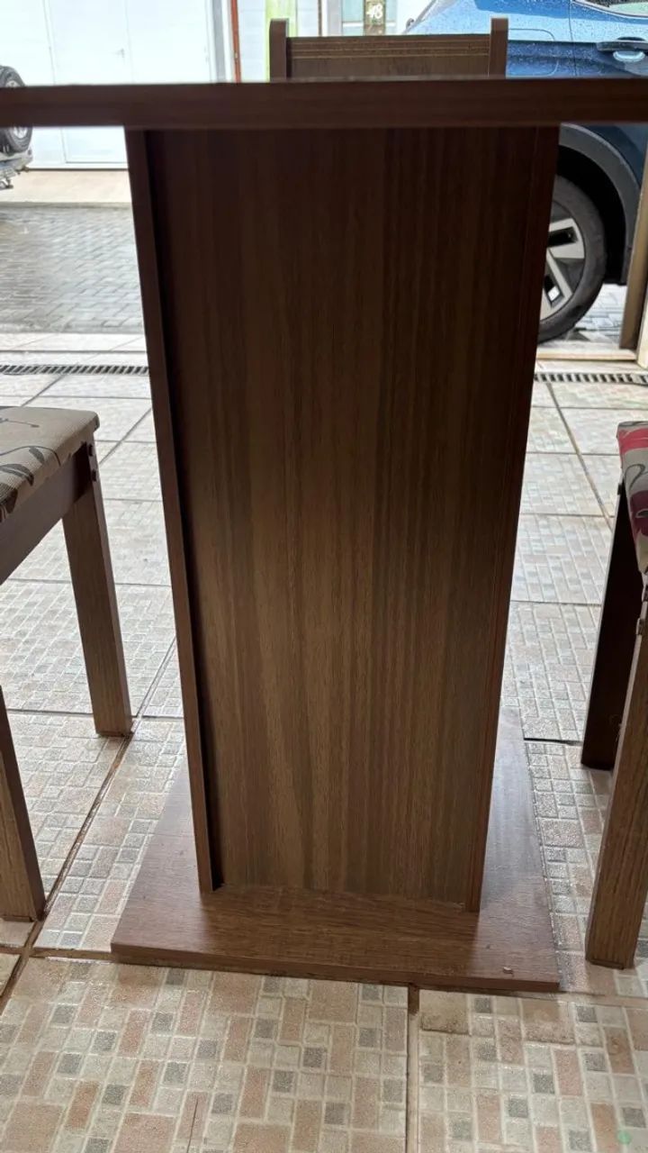 Mesa com 4 cadeiras em perfeito estado. - Foto 3