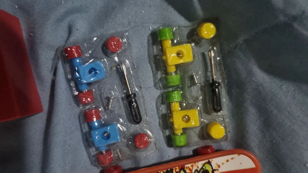 Mini skate de dedo coleção com rampa e troca de roda - Foto 2
