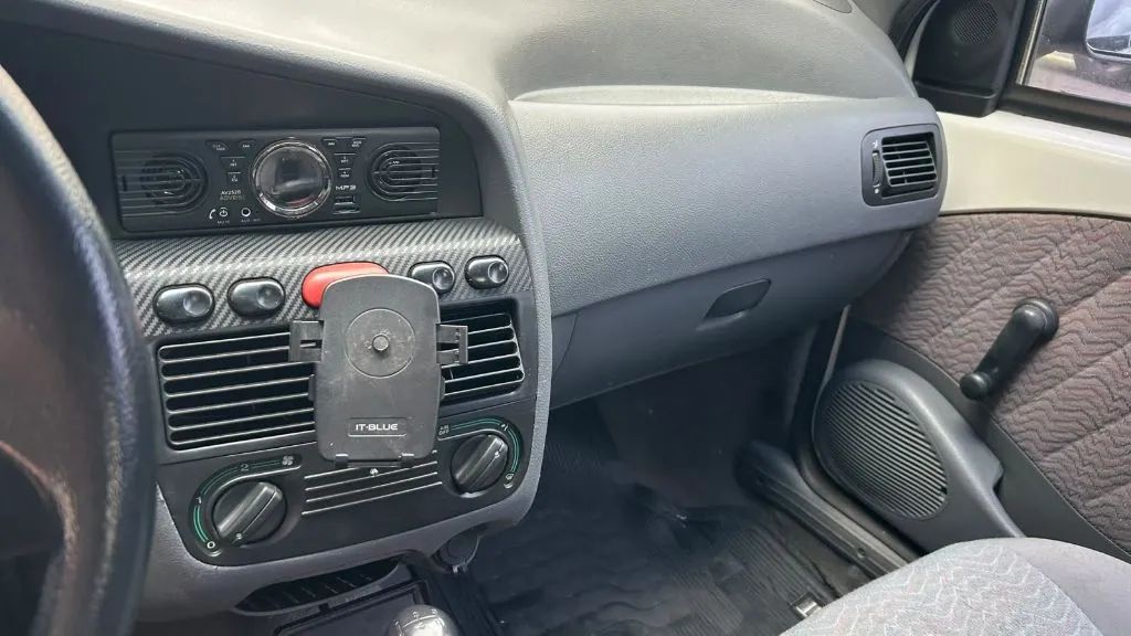 Fiat Palio 1.0/ Trofeo 1.0 Fire/ Fire Flex 2p, foto 15 de 17
