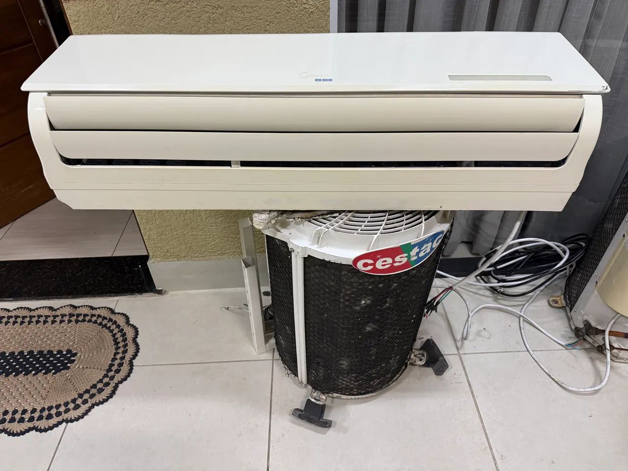 ? AR-CONDICIONADO MIDEA 30.000 BTUs ? FUNCIONANDO PERFEITAMENTE! com controle  - Foto 3